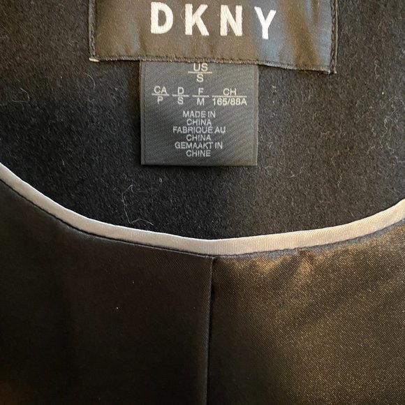 DKNY Coat Size Small Black with Removable Faux-Fur Collar - Picture 3 of 3